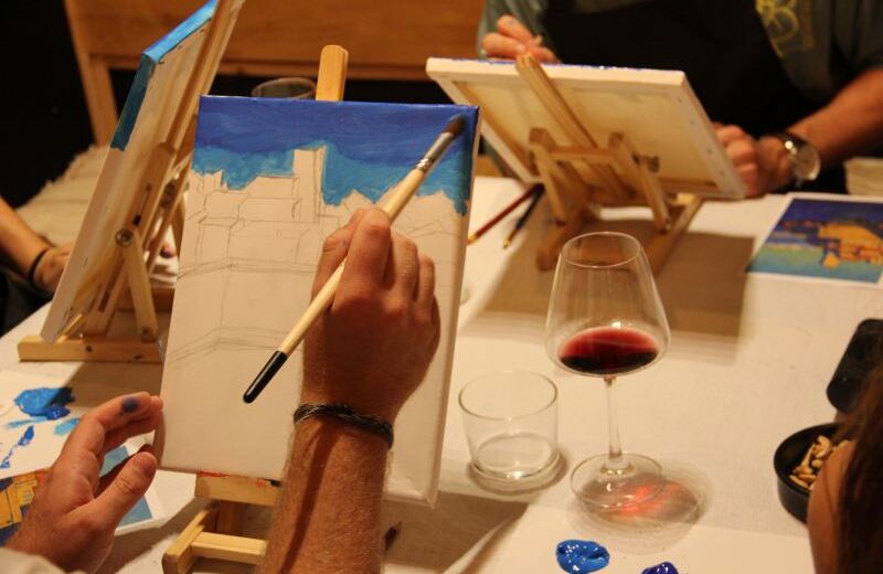 atelier peinture vin, Château de Crémat, apéro créatif, animation team building Nice, soirée artistique originale