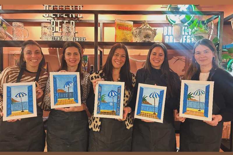 apéro peinture débutant, atelier peinture accessible, activité créative sans niveau, peinture adulte détente, expérience artistique conviviale